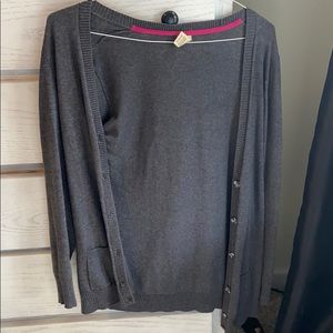 Gray long-sleeve cardigan.